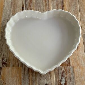 Pfaltzgraff Heart-Shaped Scalloped Baking Dish